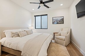 Vinnie's Beach House 6 Bedroom Home