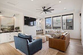 Vinnie's Beach House 6 Bedroom Home