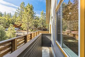 Tranquil Pine Mountain Retreat 3 Bedroom Cabin by RedAwning