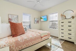 Reel 'em Inn - Oak St 3 Bedroom Home by RedAwning