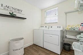 Reel 'em Inn - Oak St 3 Bedroom Home by RedAwning