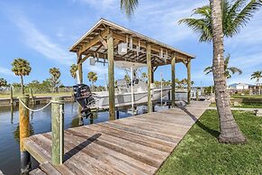 Reel 'em Inn - Oak St 3 Bedroom Home by RedAwning