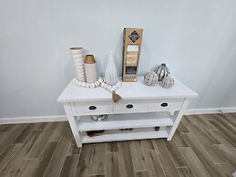 Reel 'em Inn - Oak St 3 Bedroom Home by RedAwning