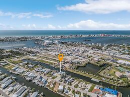 Reel 'em Inn - Oak St 3 Bedroom Home by RedAwning