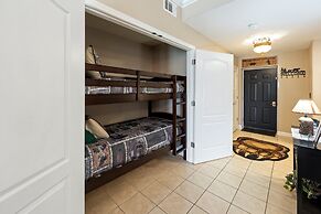 Sleepy Bear Getaway 1 Bedroom Condo by RedAwning