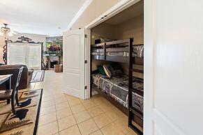 Sleepy Bear Getaway 1 Bedroom Condo by RedAwning