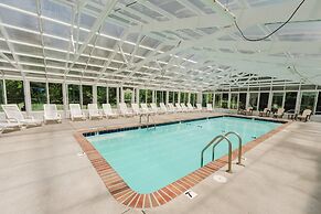 Sleepy Bear Getaway 1 Bedroom Condo by RedAwning