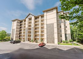 Sleepy Bear Getaway 1 Bedroom Condo by RedAwning