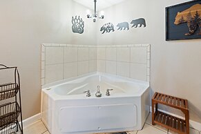 Sleepy Bear Getaway 1 Bedroom Condo by RedAwning