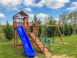 Sleepy Bear Getaway 1 Bedroom Condo by RedAwning