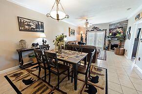 Sleepy Bear Getaway 1 Bedroom Condo by RedAwning