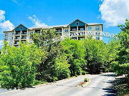 Sleepy Bear Getaway 1 Bedroom Condo by RedAwning