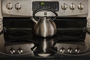 Sleepy Bear Getaway 1 Bedroom Condo by RedAwning