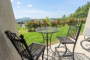 Sleepy Bear Getaway 1 Bedroom Condo by RedAwning