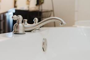 Sleepy Bear Getaway 1 Bedroom Condo by RedAwning