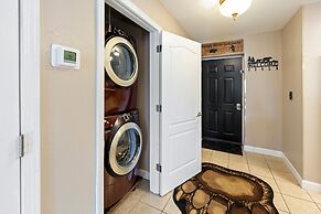 Sleepy Bear Getaway 1 Bedroom Condo by RedAwning