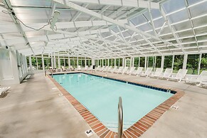 Sleepy Bear Getaway 1 Bedroom Condo by RedAwning