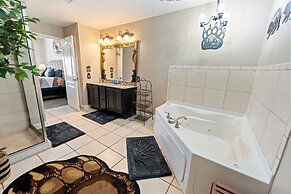 Sleepy Bear Getaway 1 Bedroom Condo by RedAwning