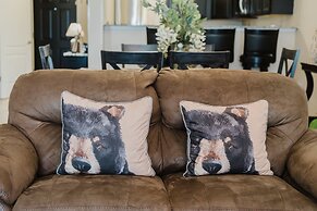 Sleepy Bear Getaway 1 Bedroom Condo by RedAwning