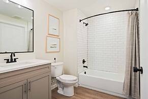 Drop It Like It's Hot 2 Bedroom Condo