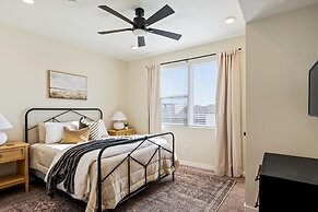 Drop It Like It's Hot 2 Bedroom Condo