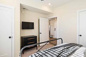 Drop It Like It's Hot 2 Bedroom Condo