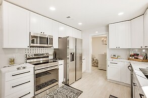 Quiet Texas Vacation Rental ~ 5 Mi to Lake Conroe!