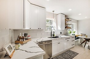 Quiet Texas Vacation Rental ~ 5 Mi to Lake Conroe!