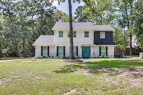 Quiet Texas Vacation Rental ~ 5 Mi to Lake Conroe!