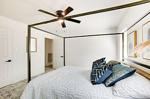 Quiet Texas Vacation Rental ~ 5 Mi to Lake Conroe!