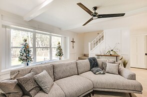 Quiet Texas Vacation Rental ~ 5 Mi to Lake Conroe!