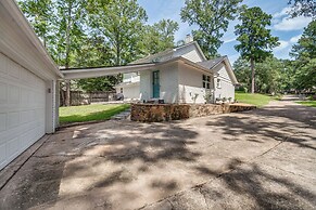 Quiet Texas Vacation Rental ~ 5 Mi to Lake Conroe!