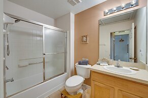 4 Mi to Disney: Emerald Island Resort Home!