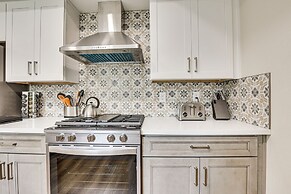 Sunny Oceanside Home w/ Patio, 5 Mi to Downtown!