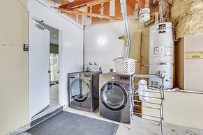 Sunny Oceanside Home w/ Patio, 5 Mi to Downtown!