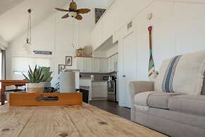 Beach House w/ Oceanfront Deck in Galveston!