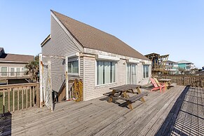 Galveston Beach House w/ Oceanfront Deck!