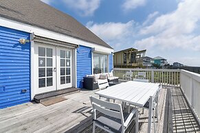 Beach House w/ Oceanfront Deck in Galveston!