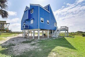 Beach House w/ Oceanfront Deck in Galveston!