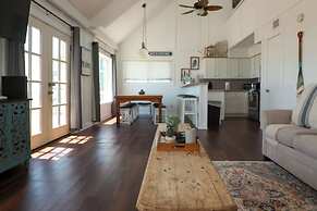 Beach House w/ Oceanfront Deck in Galveston!