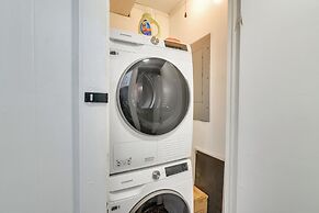 Beach House w/ Oceanfront Deck in Galveston!