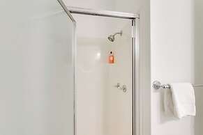 Beach House w/ Oceanfront Deck in Galveston!