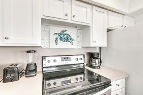 Beach House w/ Oceanfront Deck in Galveston!