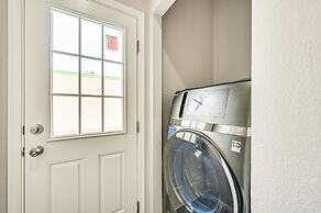 Yuma Home w/ Fire Pit & Outdoor Community Pool!