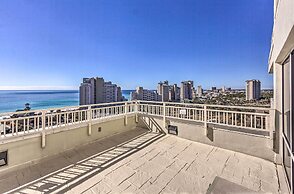 Destin Resort Studio w/ Pool - Walk to Beach!