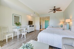 Destin Resort Studio w/ Pool - Walk to Beach!