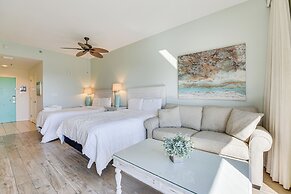 Destin Resort Studio w/ Pool - Walk to Beach!