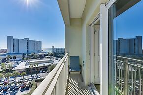 Destin Resort Studio w/ Pool - Walk to Beach!
