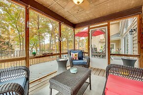 Cheerful Lake Wylie Home With Fire Pit!