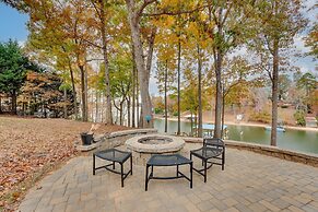 Cheerful Lake Wylie Home With Fire Pit!